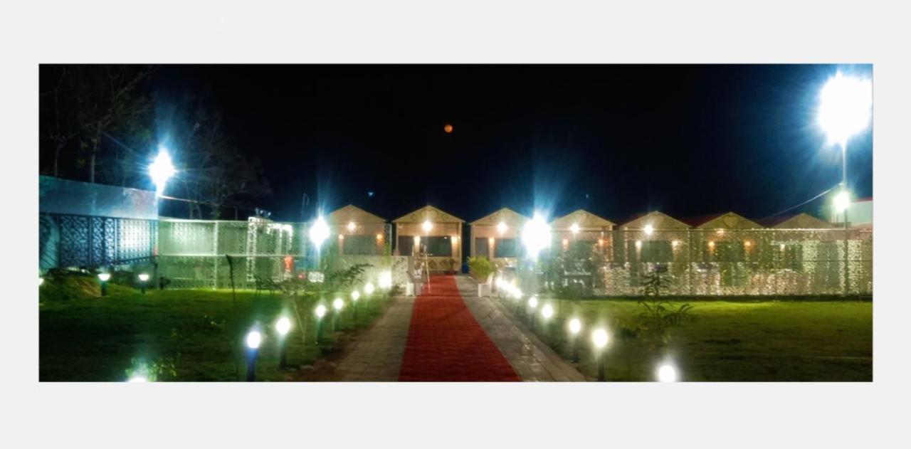 Midwaay Resort Patratu エクステリア 写真