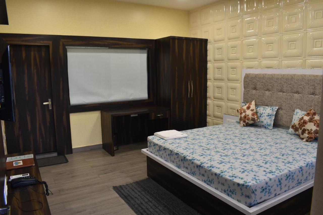 Midwaay Resort Patratu エクステリア 写真