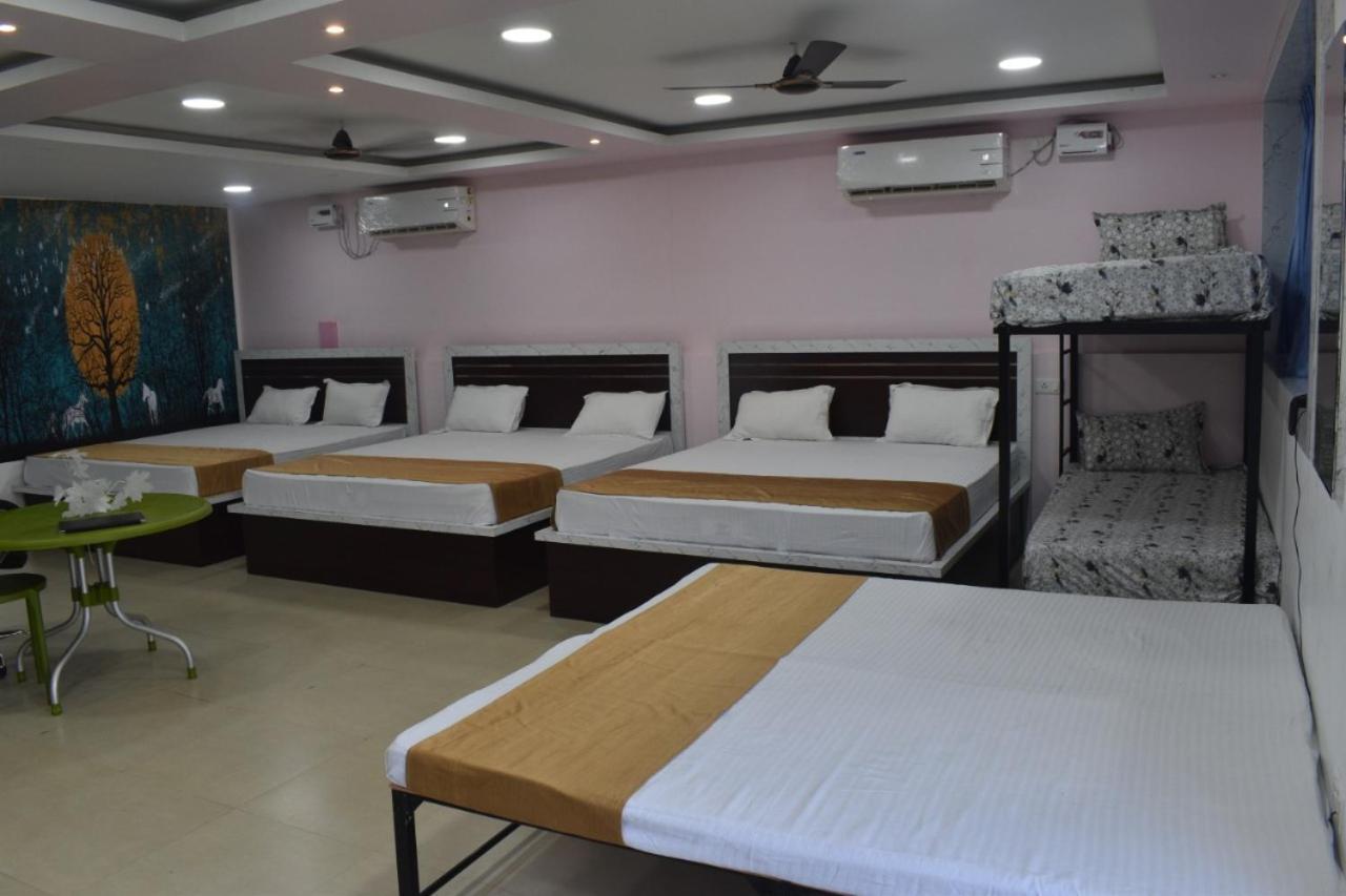 Midwaay Resort Patratu エクステリア 写真