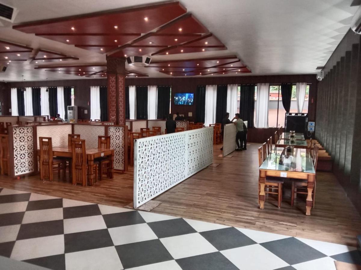 Midwaay Resort Patratu エクステリア 写真